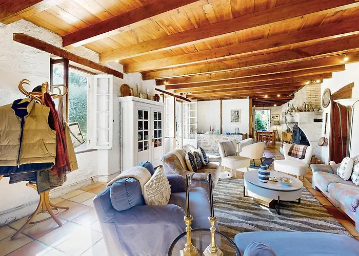 In Monsegur בית נופש Monségur