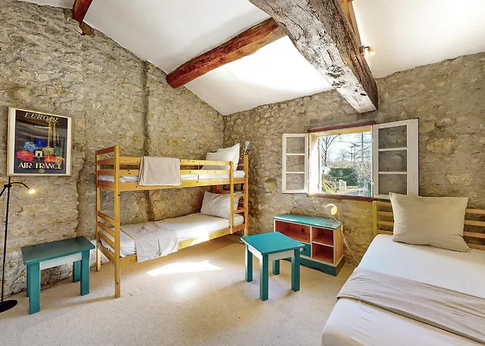 בית נופש In Monsegur *