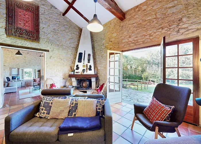 In Monsegur בית נופש *