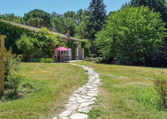 בית נופש In Monsegur Monségur