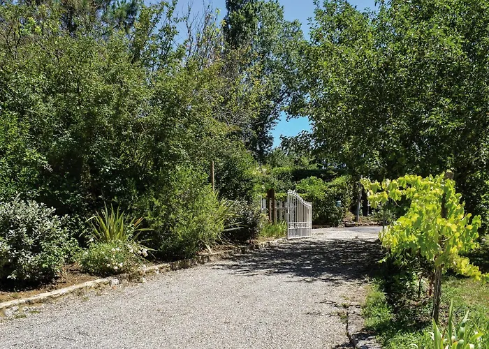 In Monsegur בית נופש